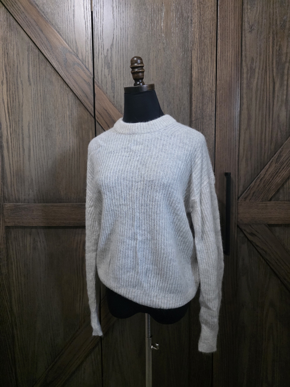 Everlane Light Gray Crewneck Sweater - Picture 1 of 4